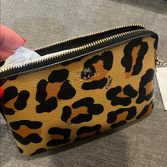 Coach Brand New Animal Print Wristlet in Tan and Black. - Picture 9 of 9